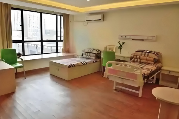 杨幂在首映礼上的一个举动，让赵丽颖再成为焦点